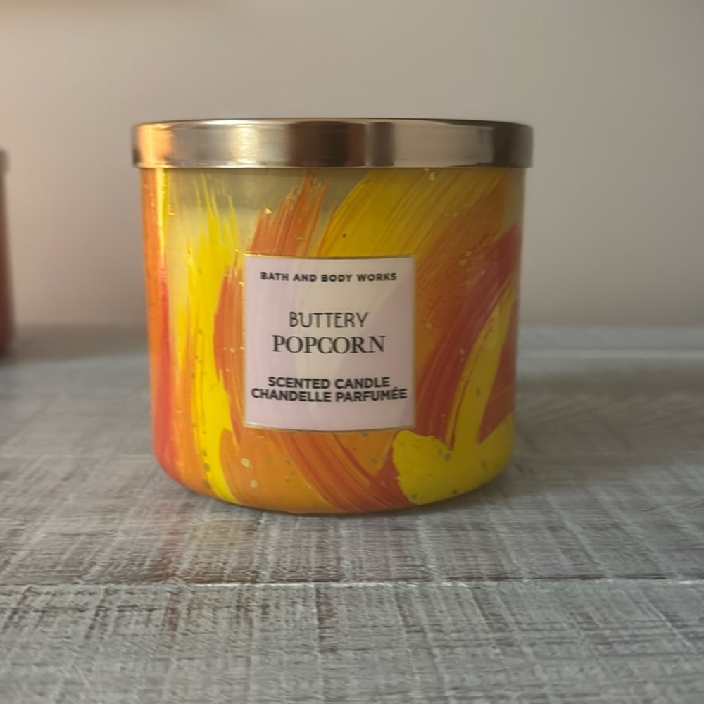 Buttery popcorn, Bath & Body Works 3-Wick Candle